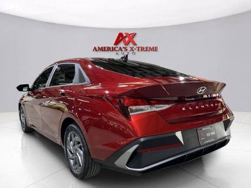 Used 2024 Hyundai Elantra SEL FWD image 6