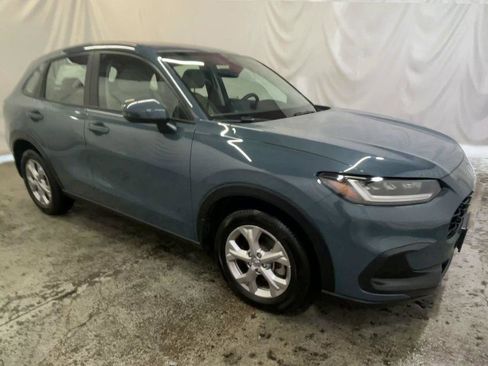 Certified 2025 Honda HR-V LX image 2