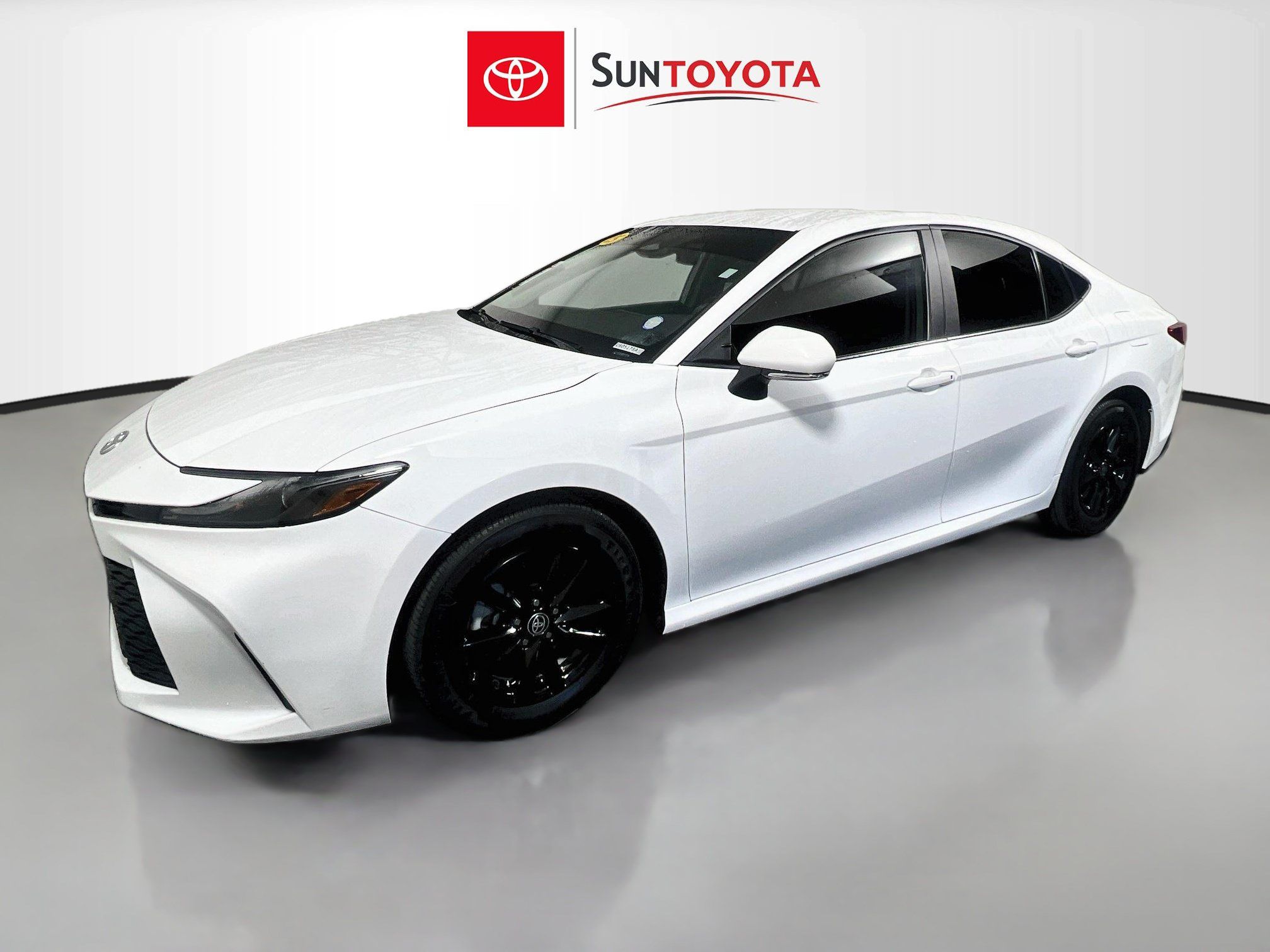 Used 2025 Toyota Camry LE FWD image 9