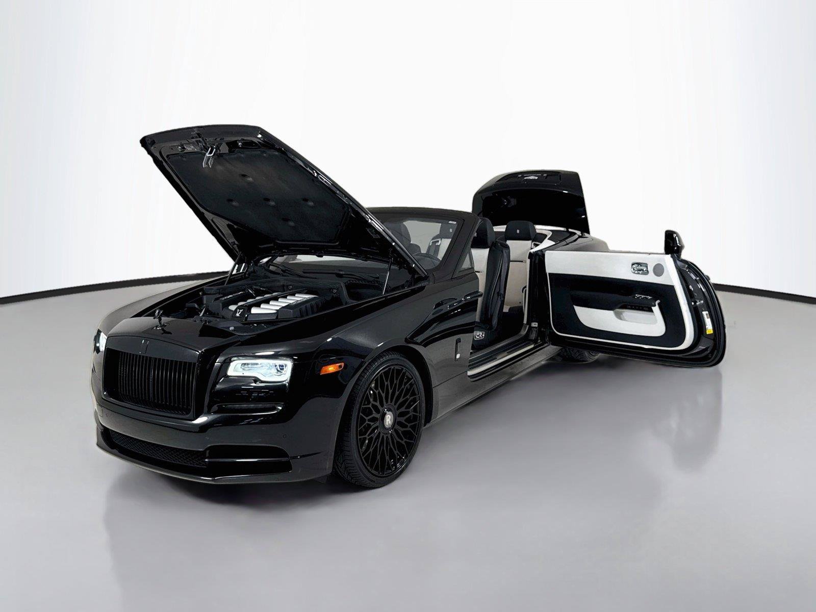 Used 2018 Rolls-Royce Dawn RWD image 36