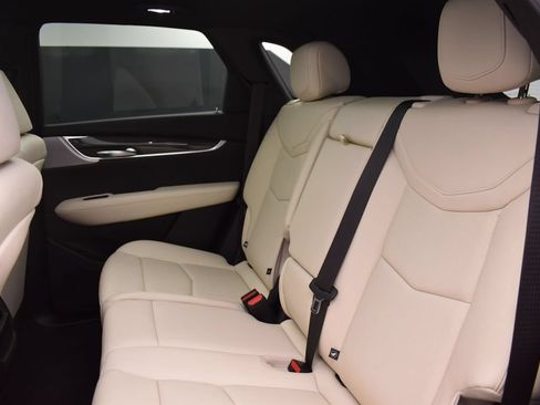 Used 2023 Cadillac XT5 Sportv w/ Technology Package AWD/4WD image 29