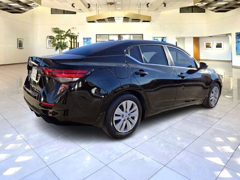 Used 2023 Nissan Sentra S image 7