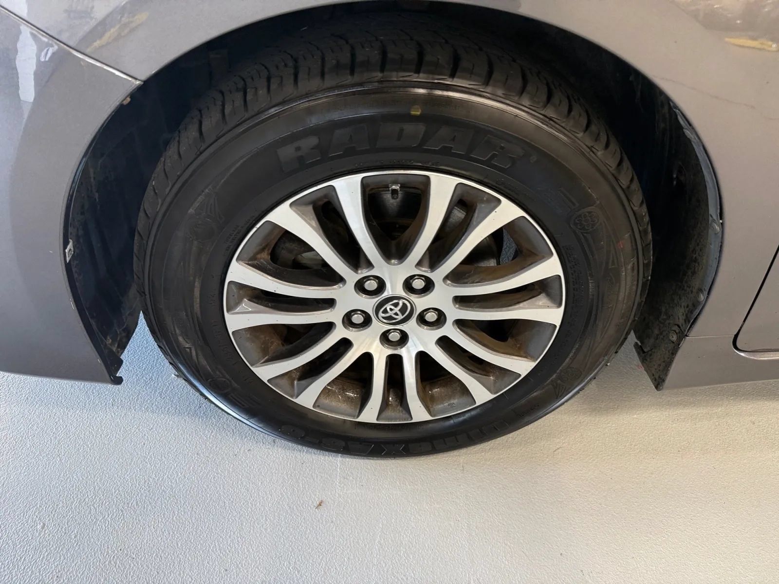 Used 2019 Toyota Sienna XLE FWD image 37