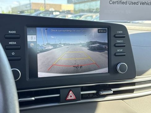 Used 2025 Hyundai Elantra SE FWD image 17
