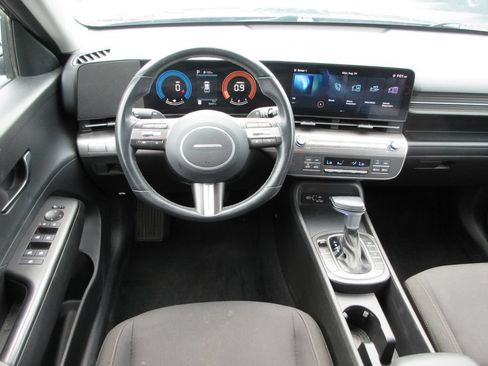 Used 2025 Hyundai Kona SEL AWD/4WD image 14
