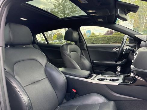 Used 2018 Kia Stinger GT1 image 24