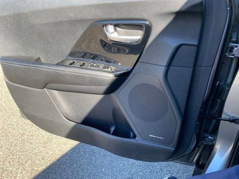 Used 2022 Kia Niro Touring Special Edition FWD image 23