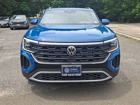 Certified 2025 Volkswagen Atlas Cross Sport SE image 3