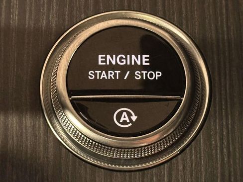 Used 2022 Mercedes-Benz C 300 4MATIC Sedan w/ Pinnacle Trim Package image 28