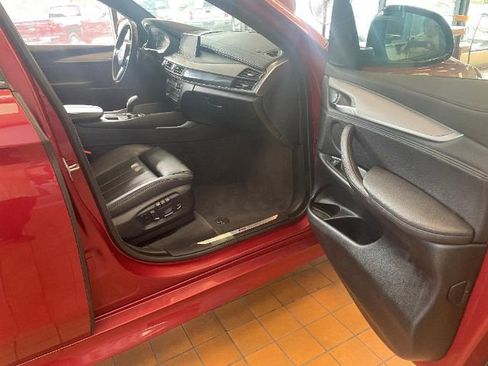 Used 2017 BMW X6 xDrive35i w/ M Sport Package image 31