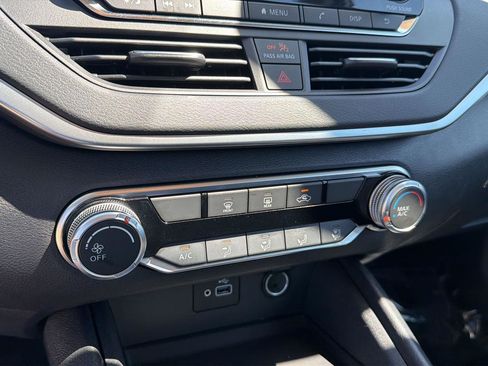 Used 2022 Nissan Altima 2.5 S FWD image 26