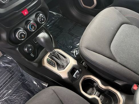 Used 2016 Jeep Renegade 75th Anniversary AWD/4WD image 20