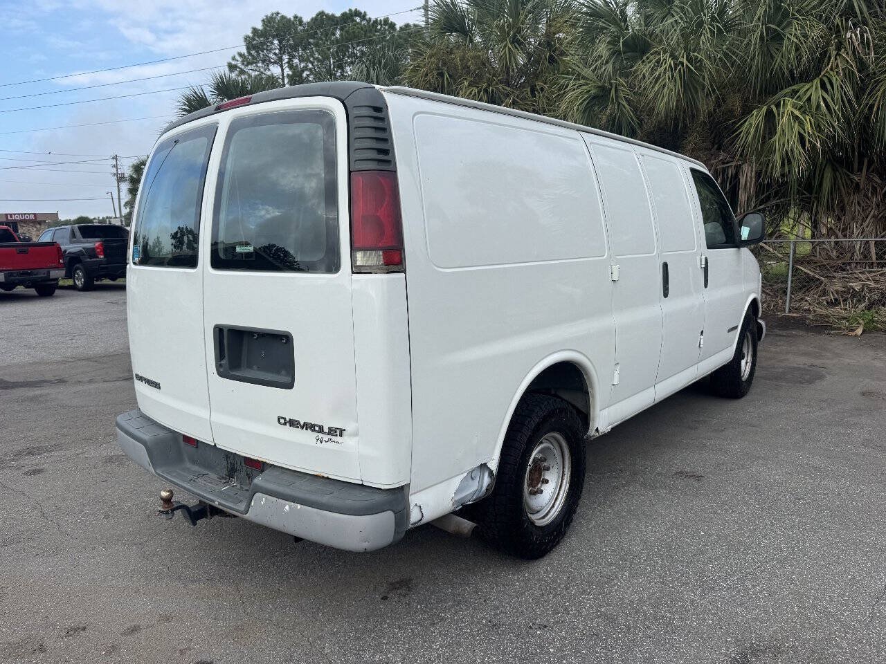 Used 2001 Chevrolet Express 2500 RWD image 4