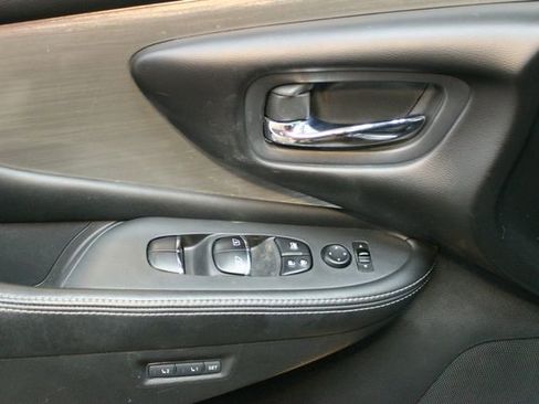 Used 2017 Nissan Murano SL image 18