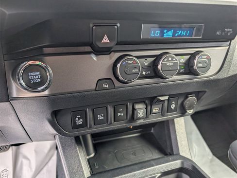 Used 2023 Toyota Tacoma TRD Off-Road image 15