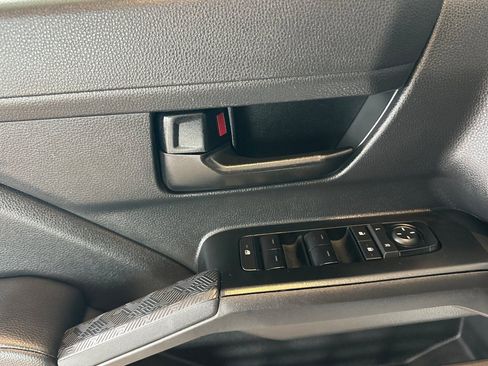 Certified 2025 Toyota Tacoma SR5 image 11