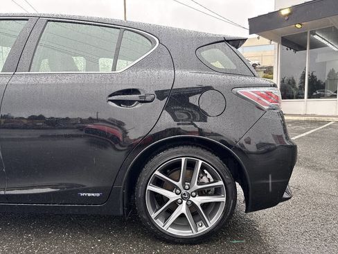 Used 2016 Lexus CT 200h w/ Navigation Package image 4