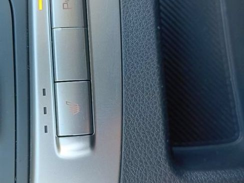 Used 2026 Kia Carnival FWD image 9