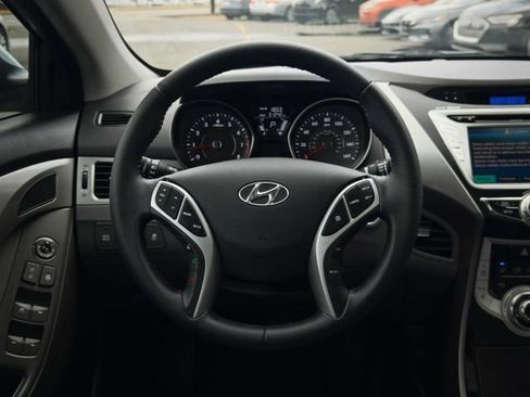 Used 2012 Hyundai Elantra Limited w/ Technology Pkg 5 FWD image 18