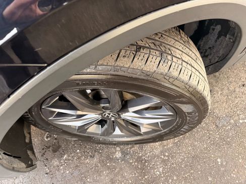 Used 2022 Volkswagen Tiguan SE image 39