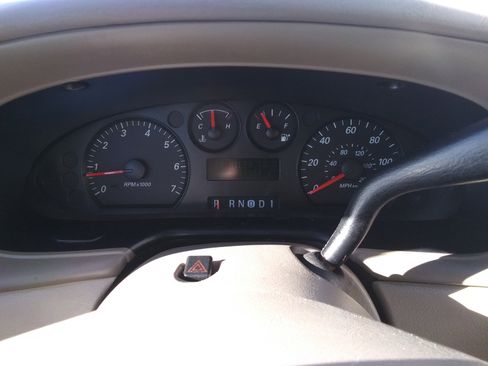 Used 2004 Ford Taurus SES image 13