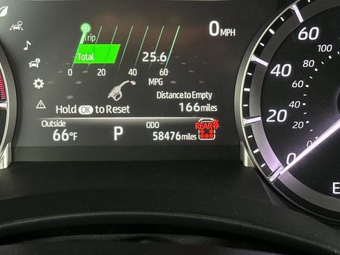 Used 2024 Toyota Highlander XLE FWD image 27