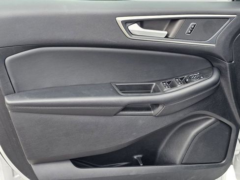 Used 2023 Ford Edge SEL image 16