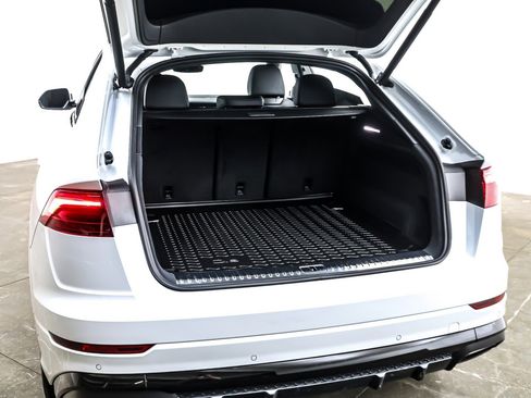 Used 2024 Audi Q8 Premium Plus image 24