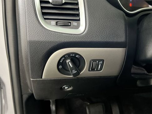 Used 2019 Dodge Durango SXT image 17