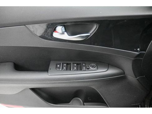 Used 2024 Kia Forte GT-Line w/ GT-Line Premium Package image 8