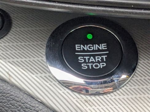 Used 2020 Ford Explorer XLT image 34