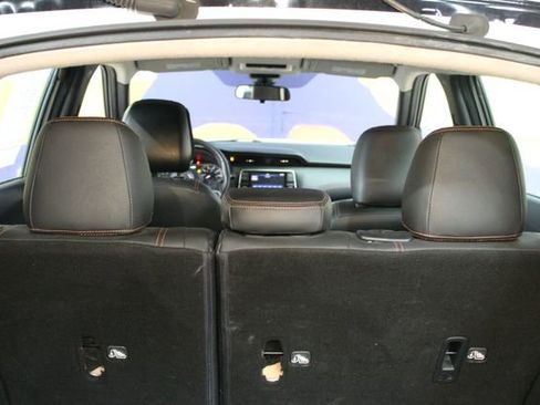 Used 2020 Nissan Kicks SR w/ SR Premium Package image 11