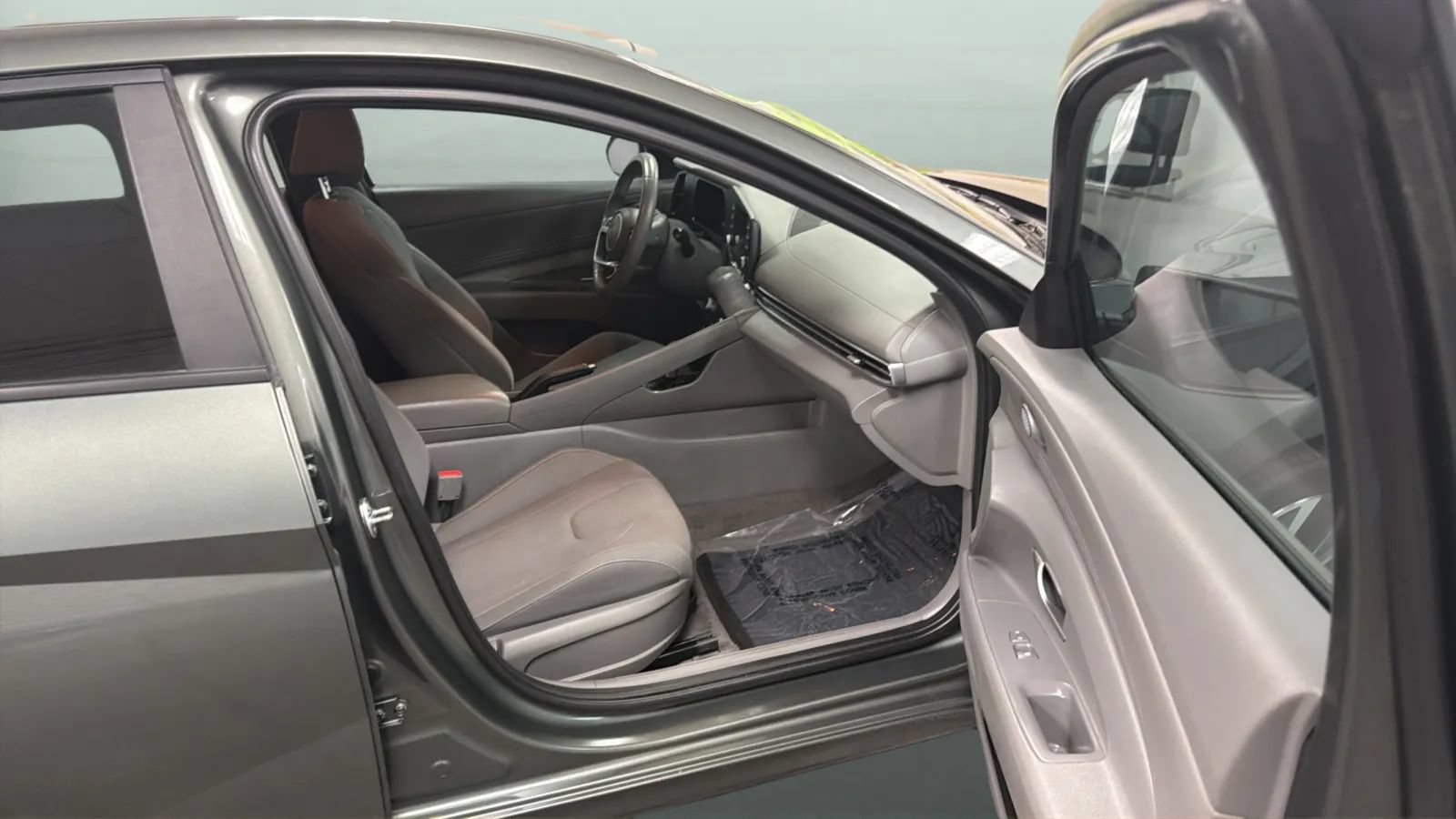 Used 2025 Hyundai Elantra Sport FWD image 22