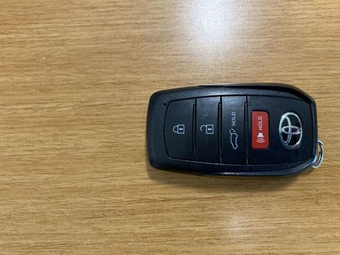 Used 2023 Toyota Venza Limited AWD/4WD image 36