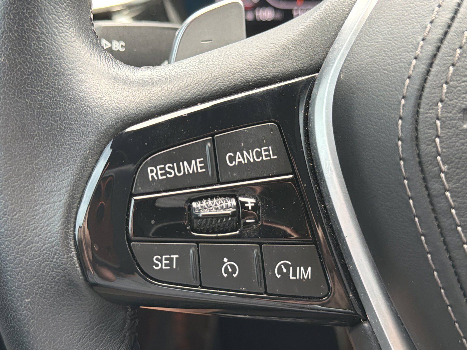 Used 2023 BMW 540i w/ Convenience Package RWD image 30