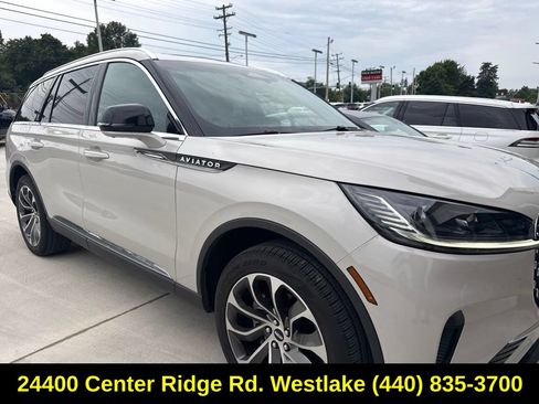 Used 2025 Lincoln Aviator Reserve w/ Illumination Package AWD/4WD image 6