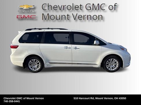 Used 2017 Toyota Sienna L image 6