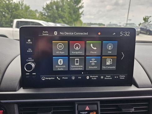 Used 2024 Honda Pilot Touring image 23
