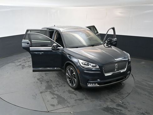 Used 2021 Lincoln Aviator Reserve w/ Equipment Group 202A AWD/4WD image 16