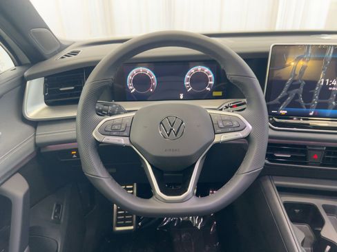 New 2026 Volkswagen Tiguan SE R-Line AWD/4WD image 18