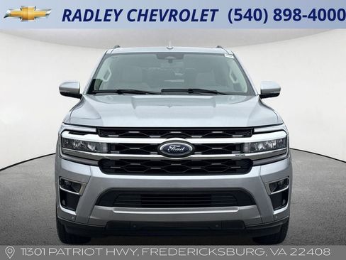 Used 2024 Ford Expedition Limited image 8