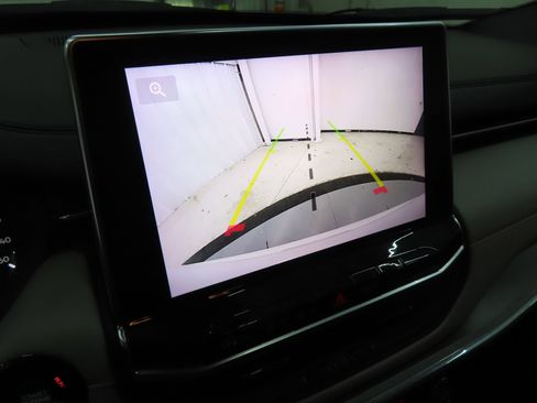 Used 2023 Jeep Compass Limited image 17