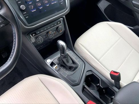 Used 2019 Volkswagen Tiguan SE image 16
