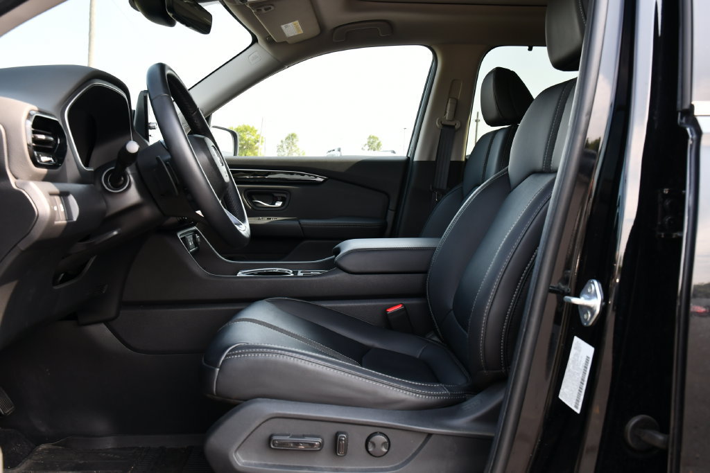 Used 2024 Honda Pilot Touring image 12