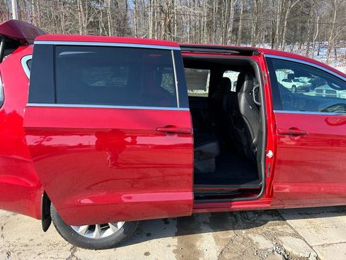 New 2026 Chrysler Pacifica Select image 20
