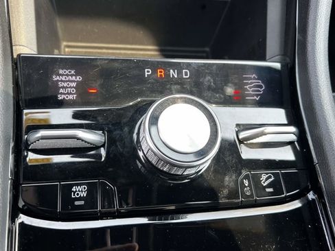 Used 2022 Jeep Grand Cherokee Overland AWD/4WD image 31