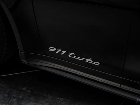 Used 2015 Porsche 911 Turbo image 39