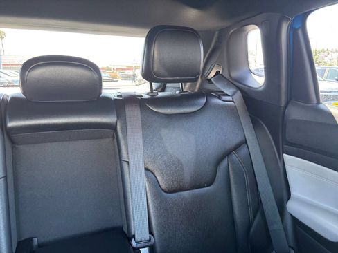 Used 2025 Jeep Compass Limited AWD/4WD image 38