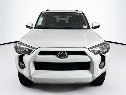 Used 2019 Toyota 4Runner SR5 AWD/4WD image 6