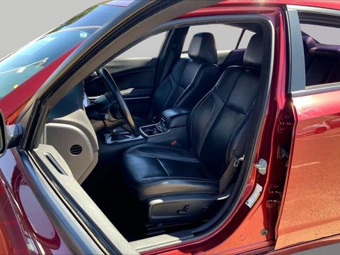 Used 2020 Dodge Charger SXT w/ Leather Interior Group RWD image 8